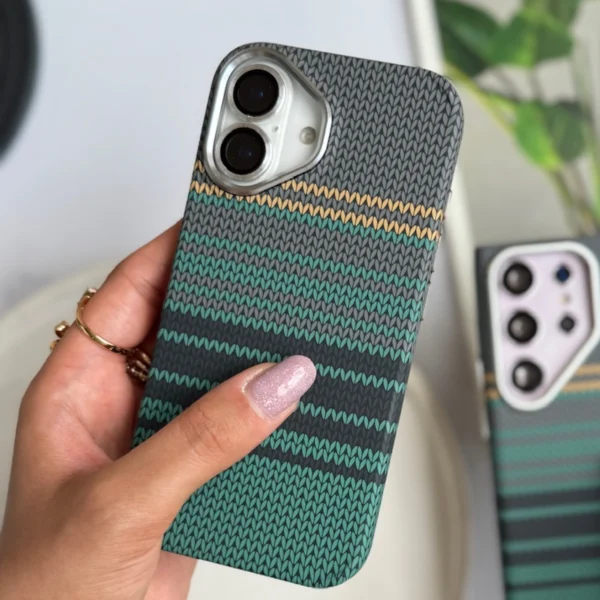 قاب اورجینال Green Carbon Vintage با مگ سیف برای آیفون