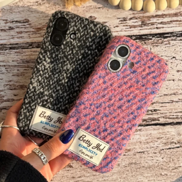 قاب پشمی Wooly Charm برای آیفون